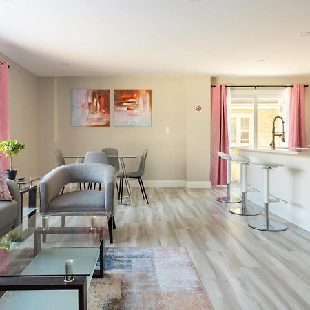 Entire 2 Bedroom Apartment Downtown - U2 Kitchener Exteriör bild