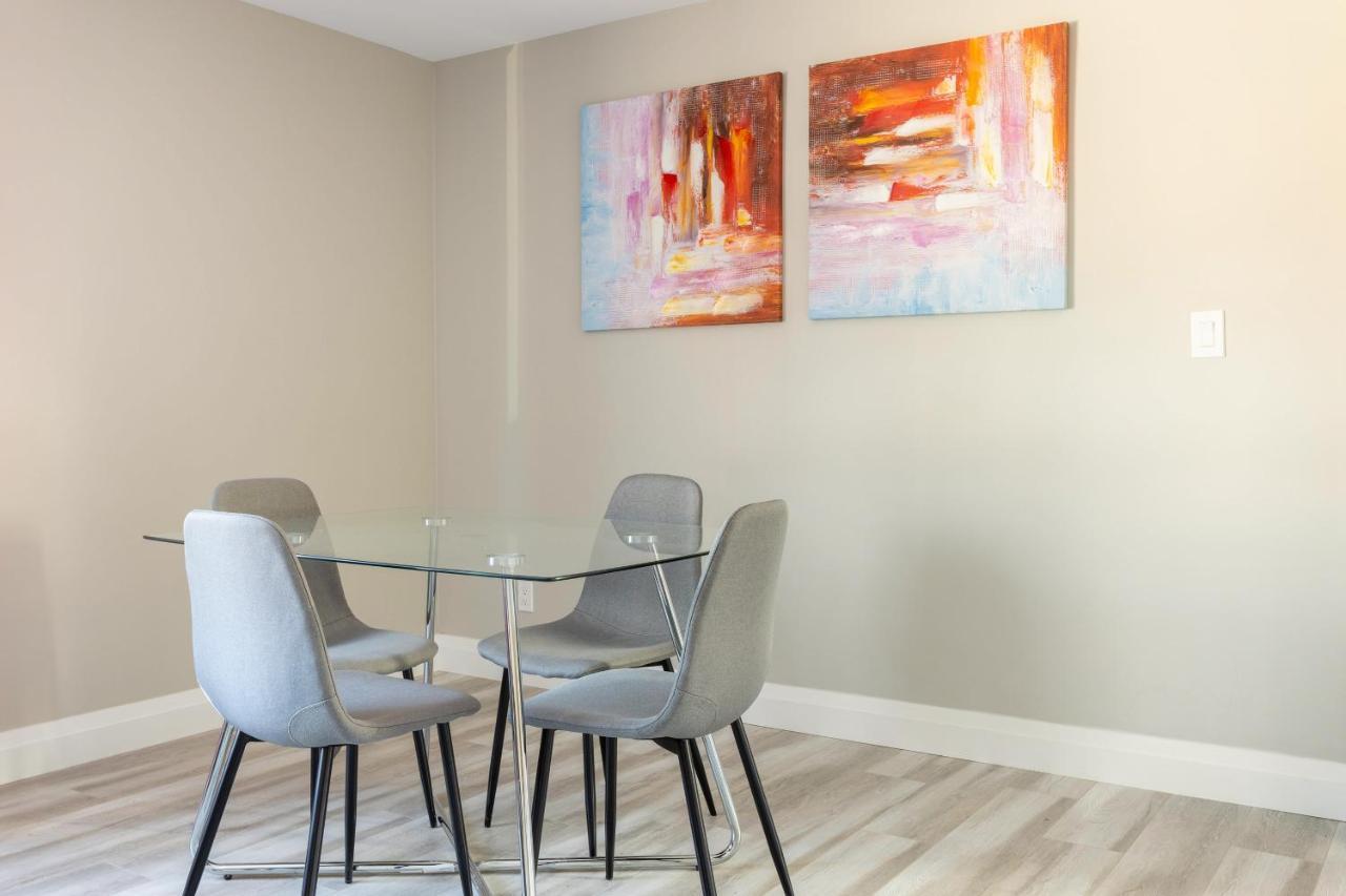 Entire 2 Bedroom Apartment Downtown - U2 Kitchener Exteriör bild